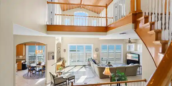 Image 4: Staircase