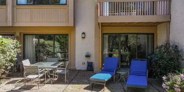 Image 2: 2 2134 Beach Wood Rd_K2 Edit-9