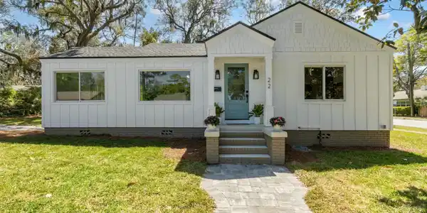 22 OAK GROVE Place
