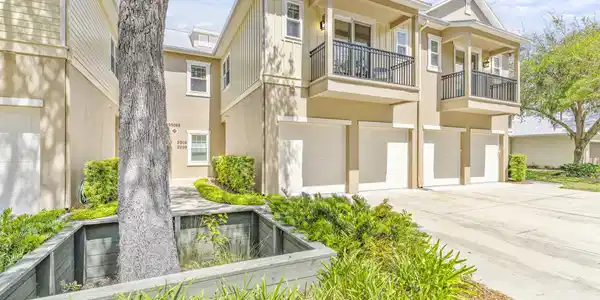 95068 SUMMERWOODS Circle