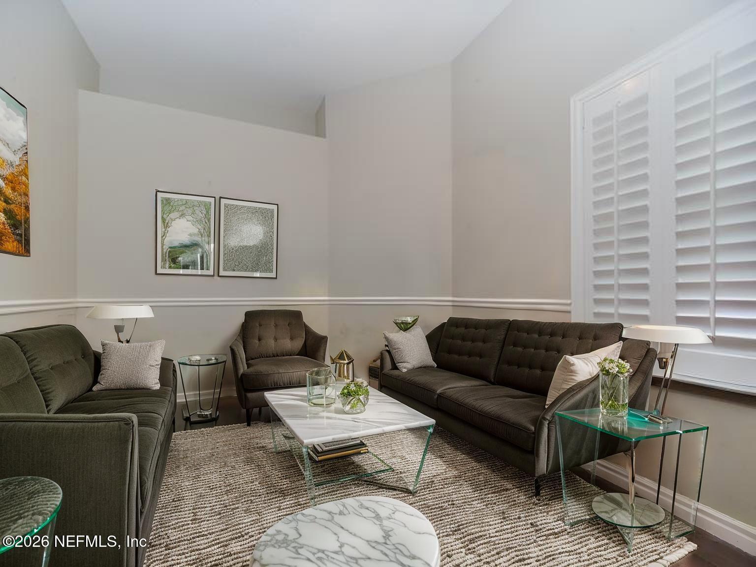 Image 4: _RDE5410 - Living Room - Modern - 19