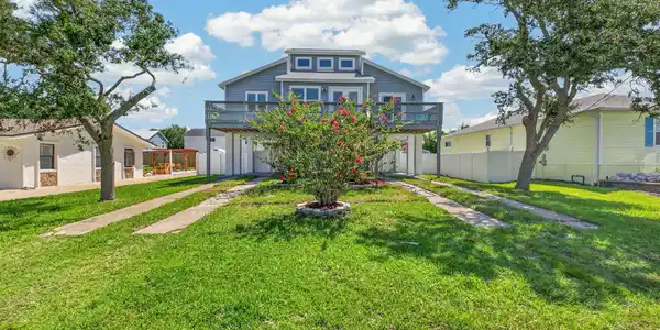 Image 3: 3-web-or-mls-5466 4th St (3)