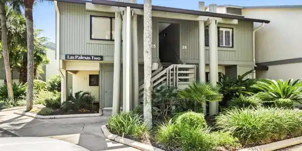 26 VILLAGE LAS PALMAS Circle
