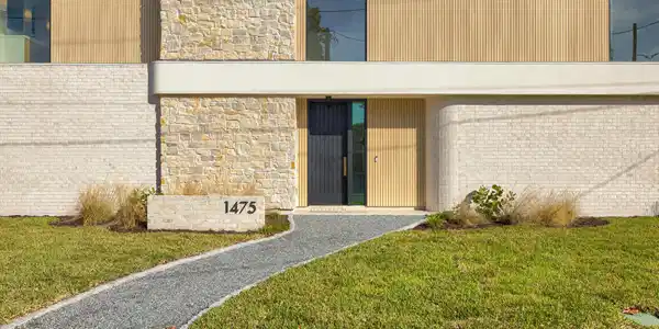 Image 3: Front Elevation