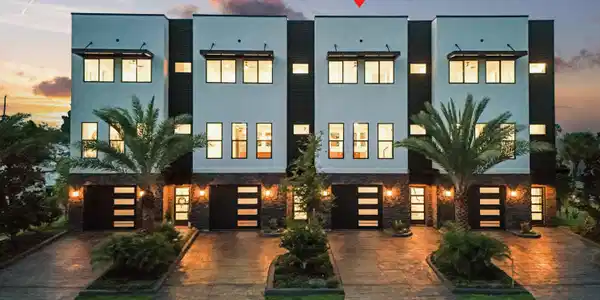 306 ARRICOLA Avenue