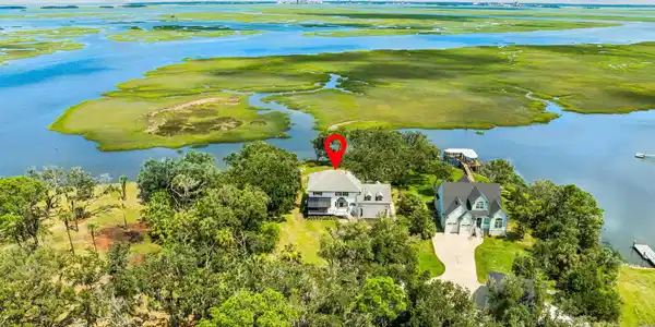Image 2: 93-web-or-mls-97028 Landing Trail (93 of
