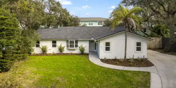 42 LEE Drive