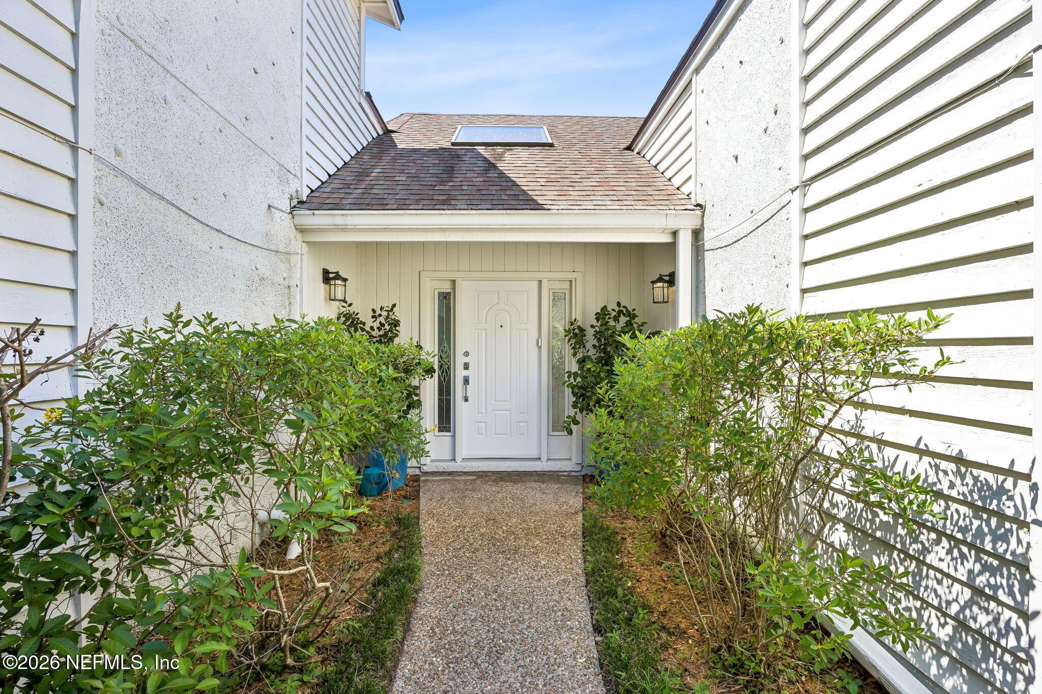 Image 3: 330 Garden Lane