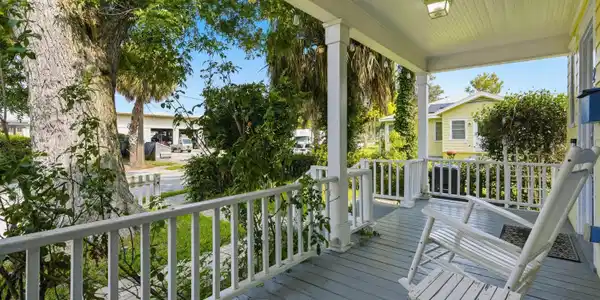 Image 4: 04-Front Porch