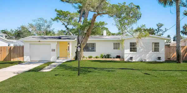 82 COQUINA Avenue
