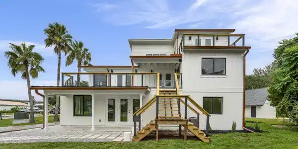 2750 HARBOR Court