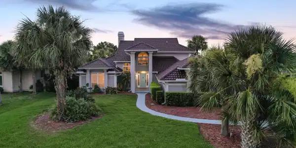306 MARSH POINT Circle