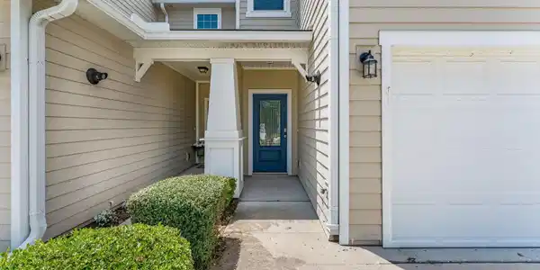 Image 4: 4-web-or-mls-Exterior