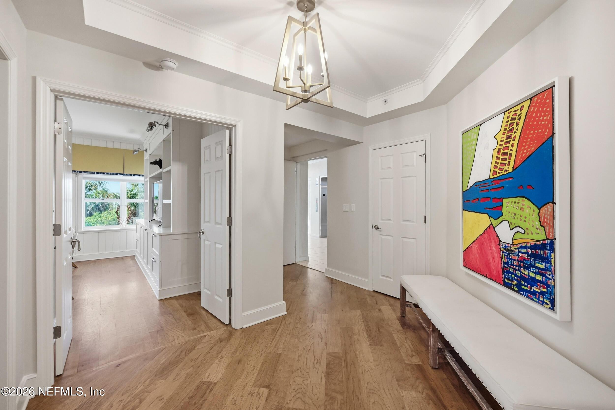 Image 3: Foyer to Hallway