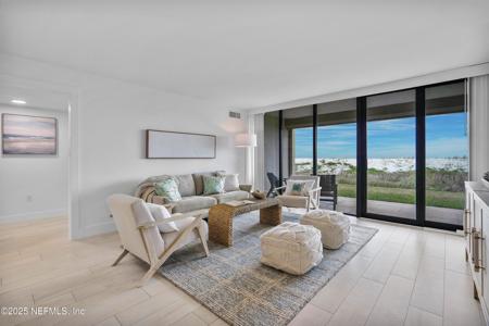 2200 OCEAN Drive