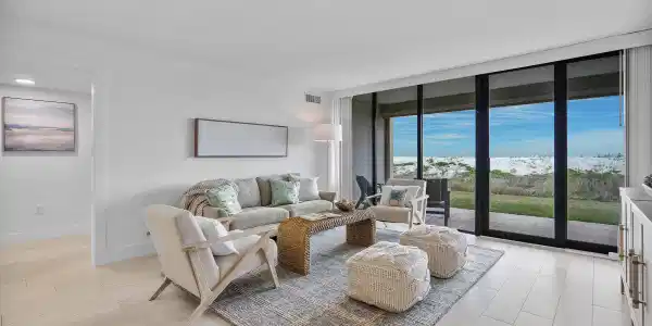 2200 OCEAN Drive