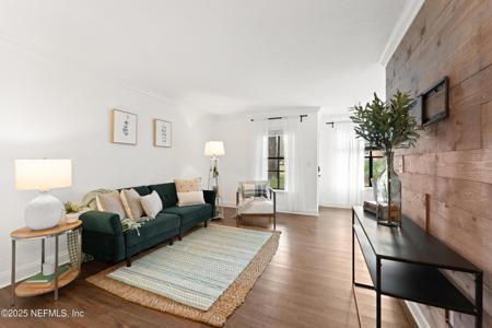 912 SHORELINE Circle