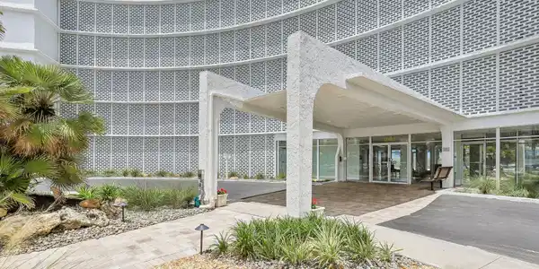 Image 2: 3-web-or-mls-Ocean Dr S 402-S1906-003