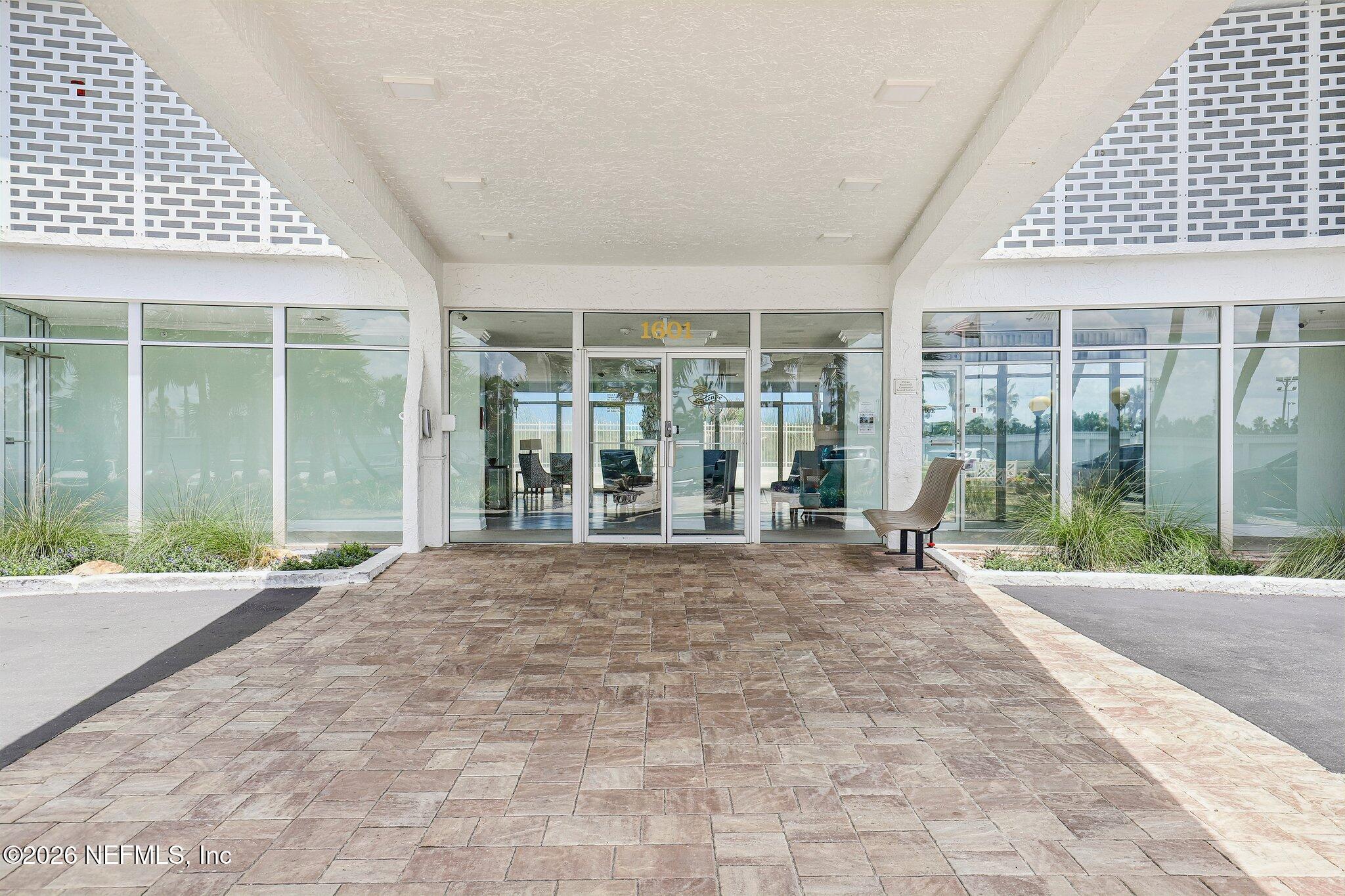 Image 3: 4-web-or-mls-Ocean Dr S 402-S1906-004