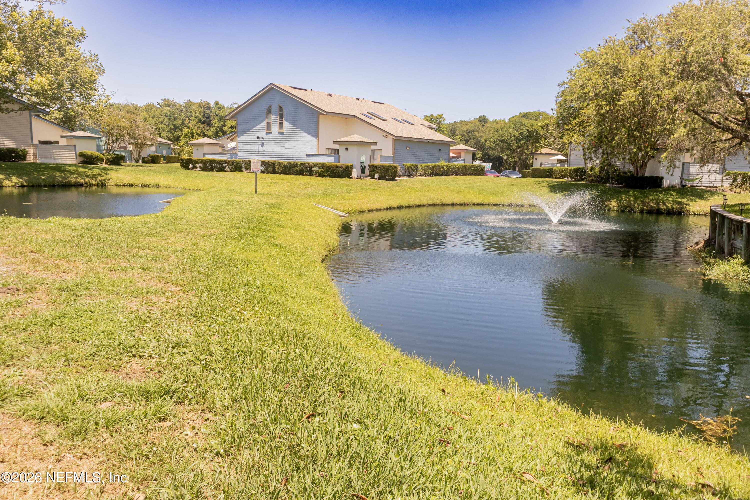 Image 4: 1403 Defender Ct ponds view