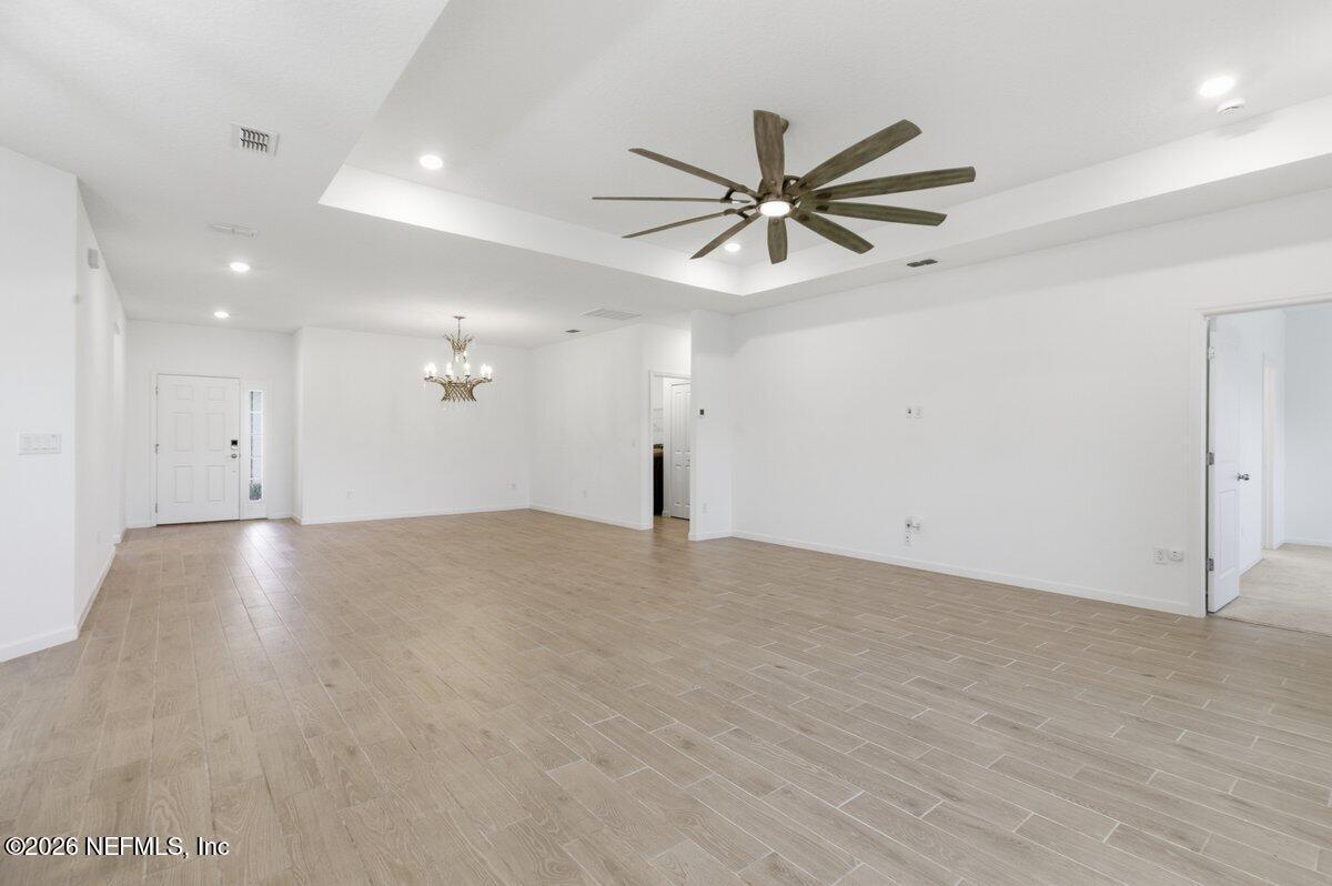 Image 4: Living Dining