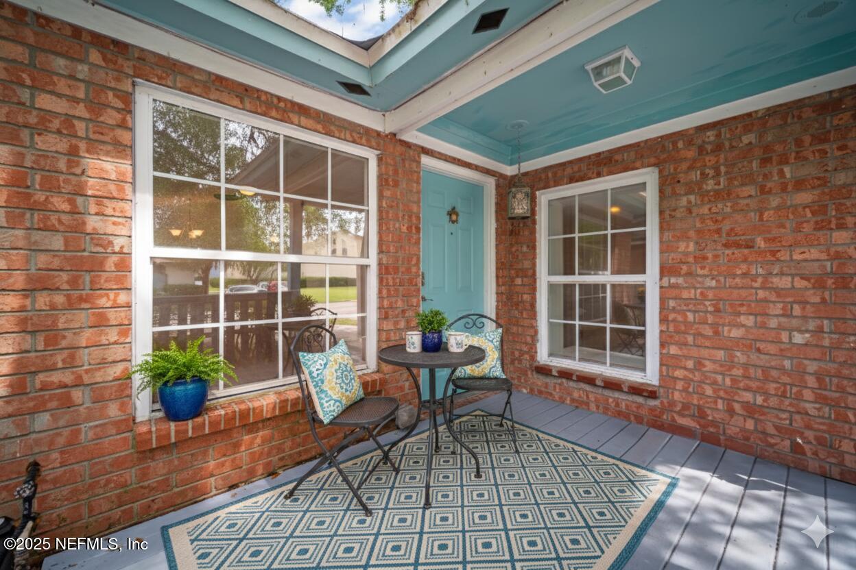 Image 3: Front Portch