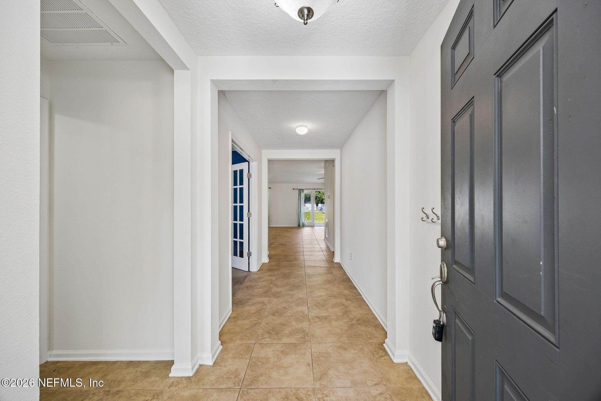 Image 4: 6-web-or-mls-95043 Paso Robles Ct (6 of
