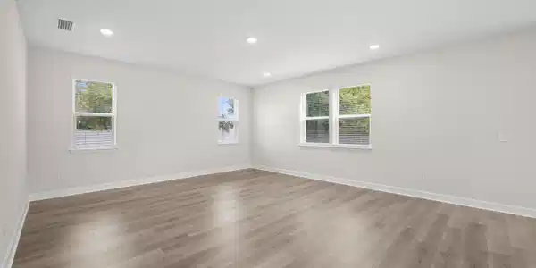 Image 3: 02 Living Room