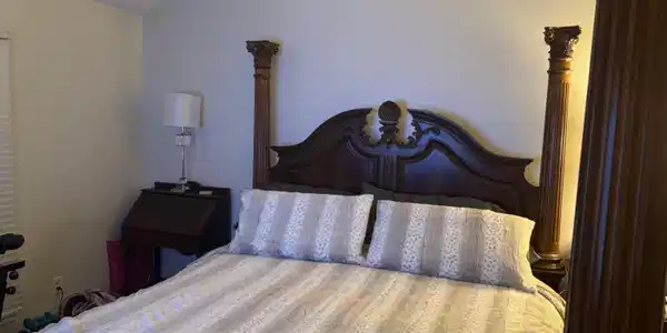 Image 4: 8