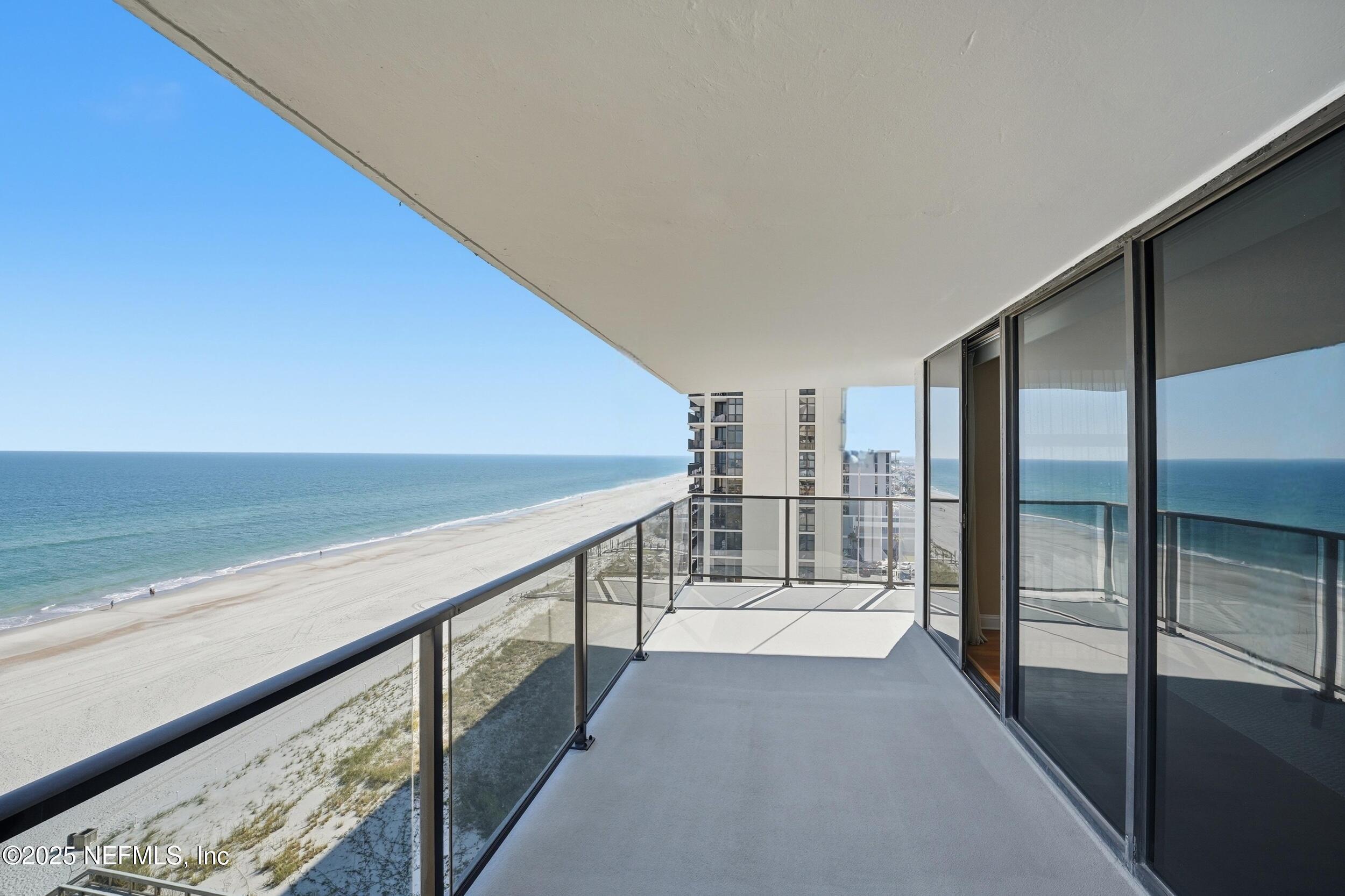 Image 2: Large Wrap-Around Balcony