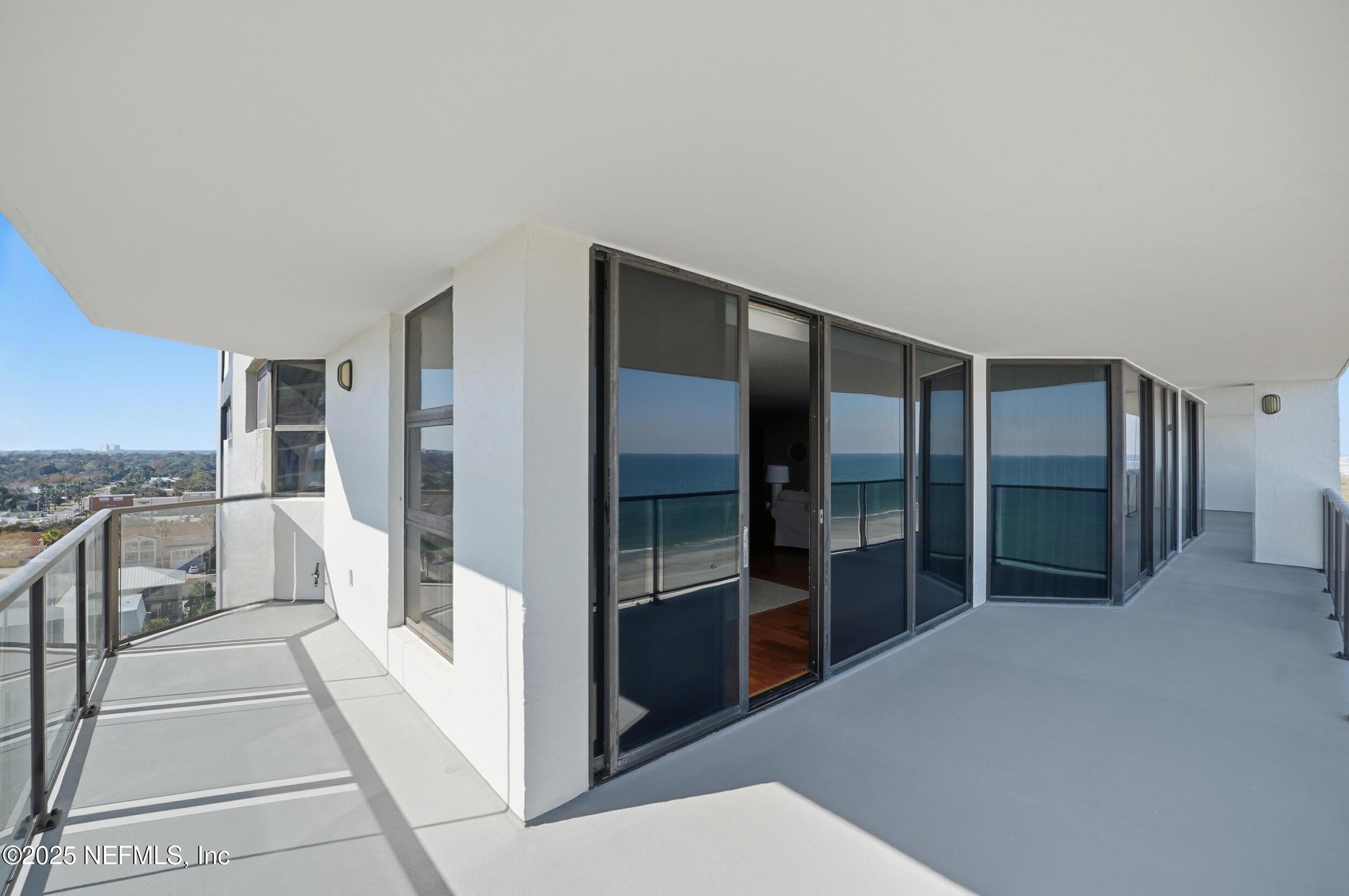 Image 3: Large Wrap-Around Balcony