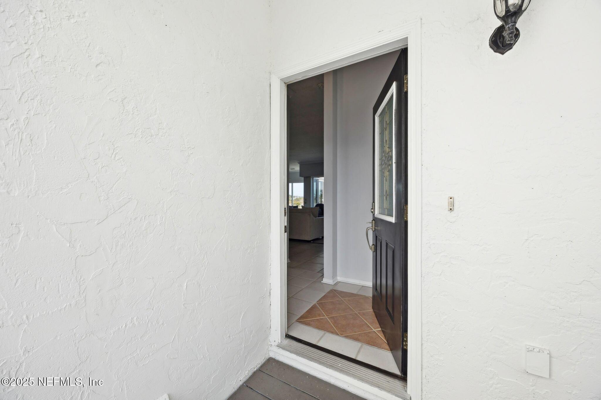 Image 4: Entrance