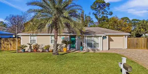 533 SEASPRAY Avenue