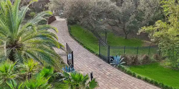 Image 3: Drone paver driveway entry