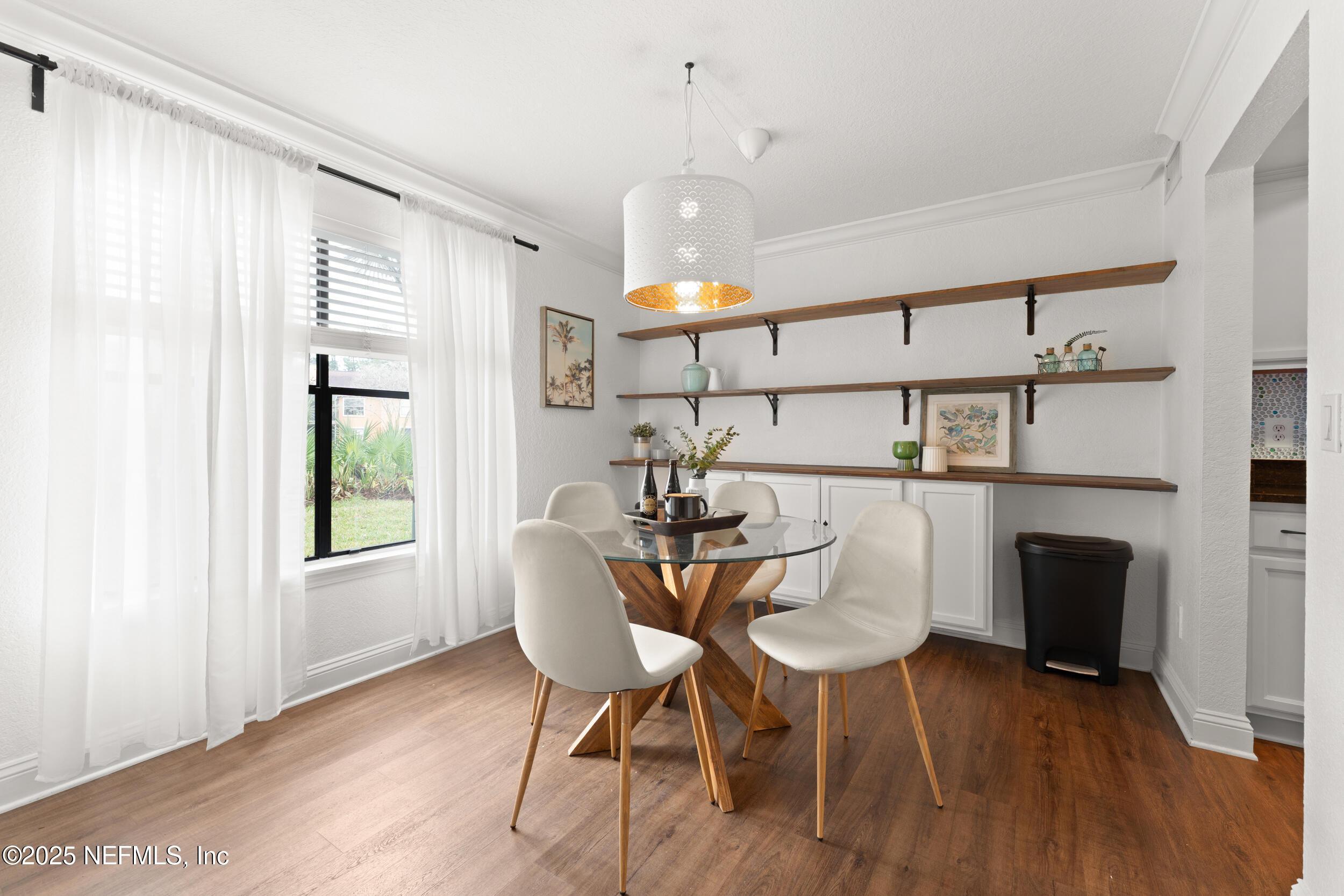 Image 3: Dining Room