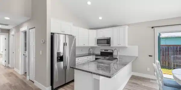 Image 4: 4