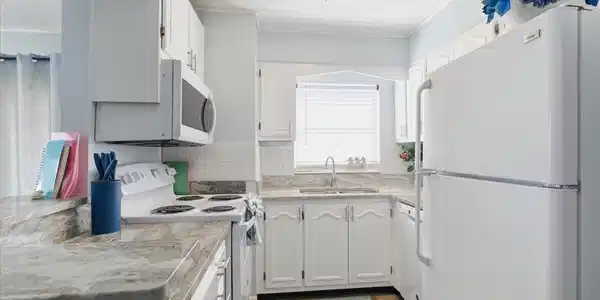 Image 2: 05-Kitchen