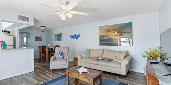 Image 4: 02-Living Room