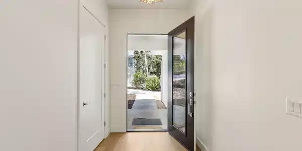 Image 3: 4-web-or-mls-7_2674 Robert Oliver Ave