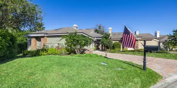 22 WALKERS RIDGE Drive