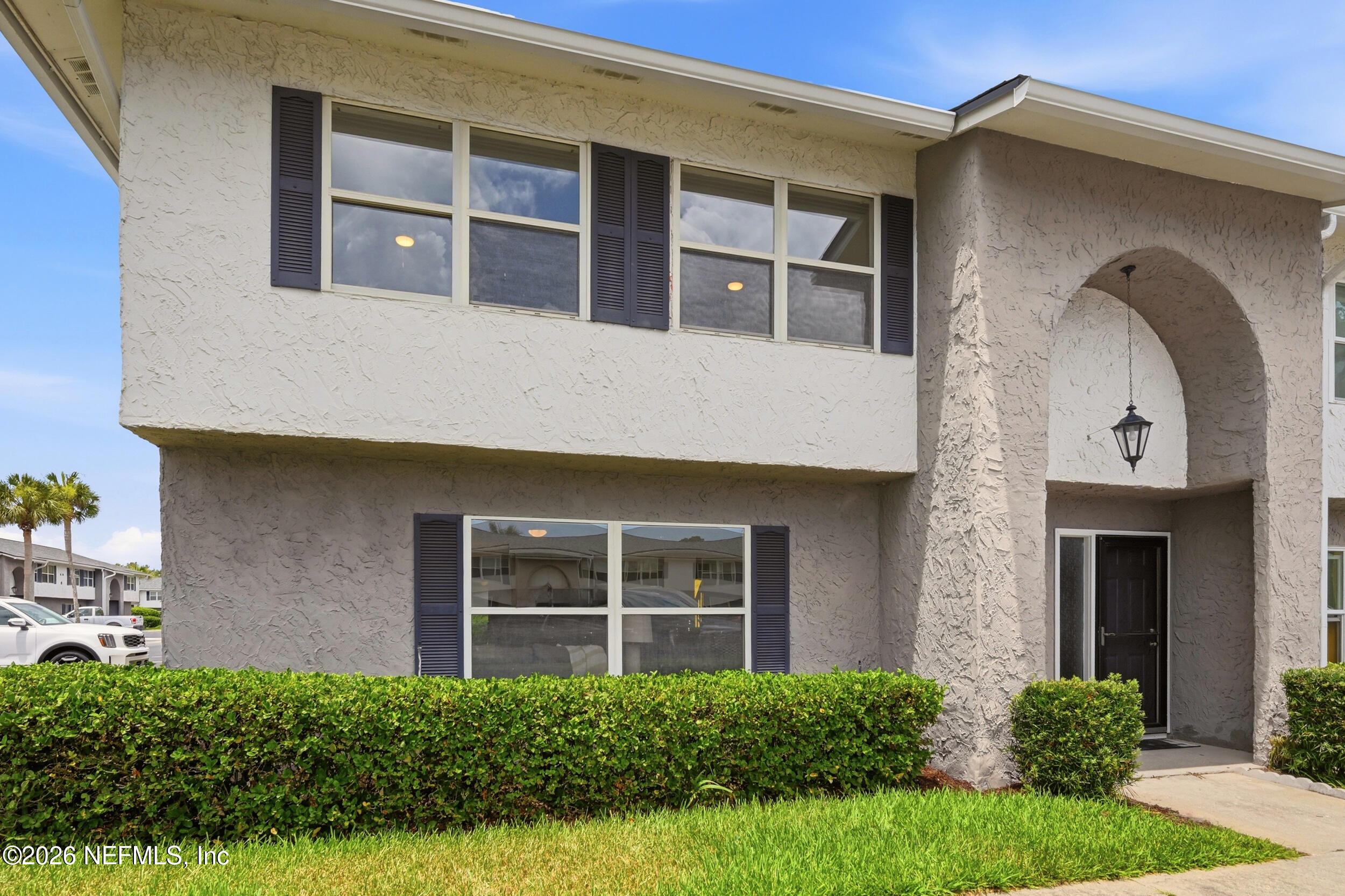 Image 2: 695 A1A N Unit 25