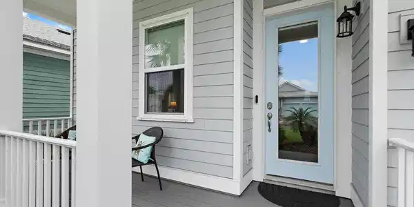 Image 2: 02-Porch