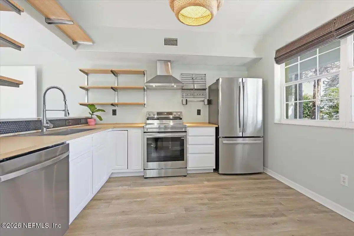Image 1: Kitchen