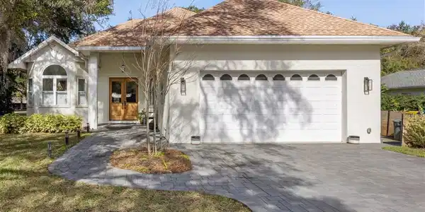 2415 LOS ROBLES Drive