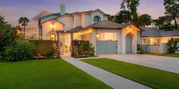 251 S MATANZAS Boulevard