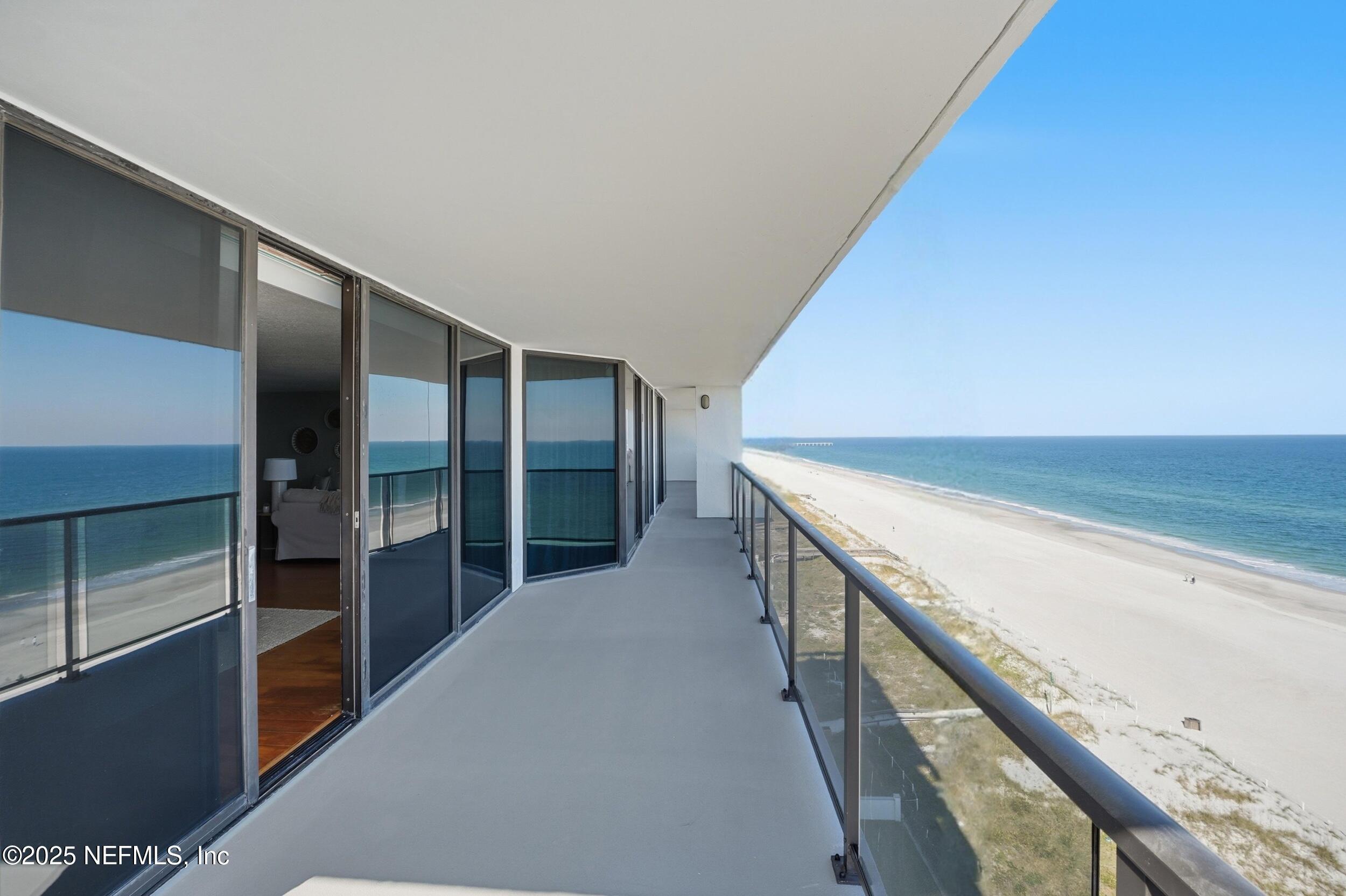 Image 3: Large Wrap-Around Balcony