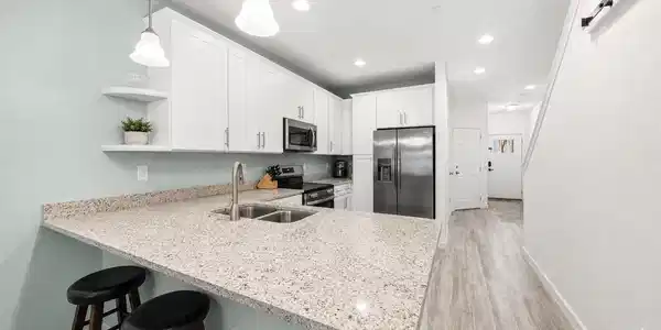 Image 3: kitchen