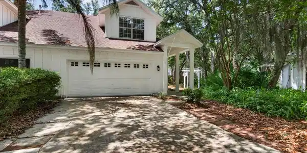 2019 VILLAGE Lane