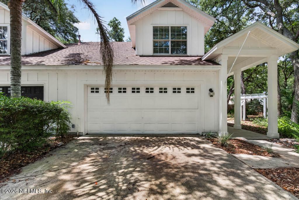 Image 2: 2019 Village Ln-2