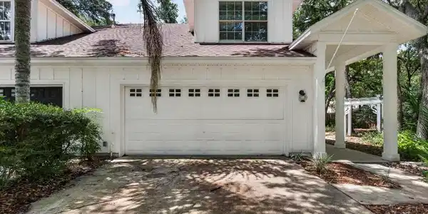 Image 2: 2019 Village Ln-2